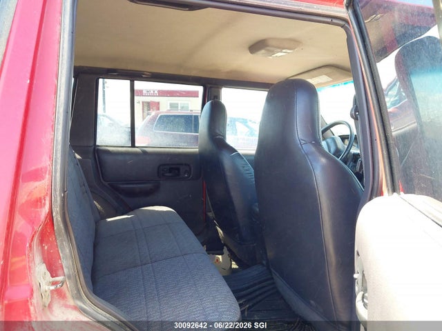 2001 Jeep Cherokee Sport მანქანა იყიდება აუქციონზე, vin: 1J4FF48S41L599016, აუქციონის ნომერი: 30092642