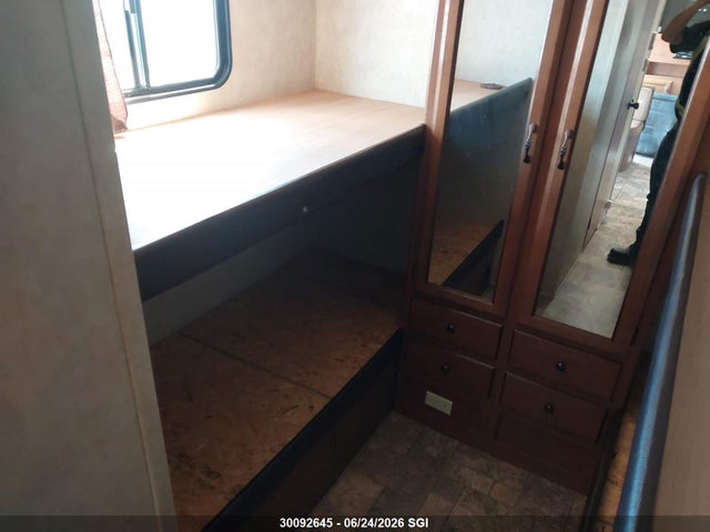 30092645 :رقم المزاد ، 4X4TSMD29ER402879 vin ، 2014 Forest River Inc. Forest River مزاد بيع