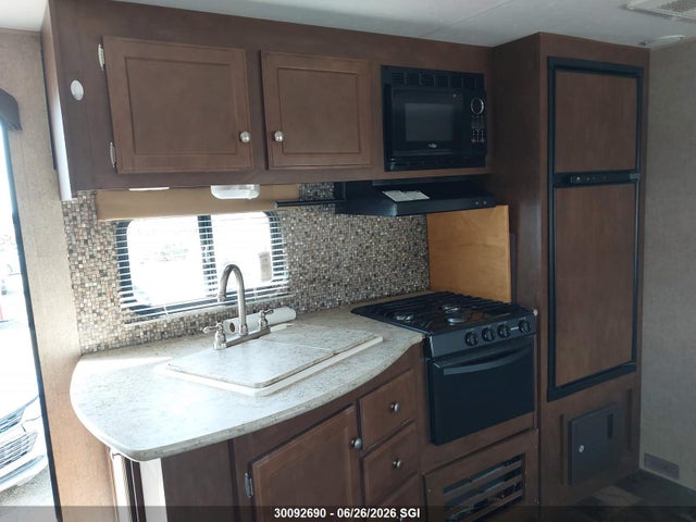 2015 Kz Sporttrek Travel Trailer მანქანა იყიდება აუქციონზე, vin: 4EZT13222F8042107, აუქციონის ნომერი: 30092690