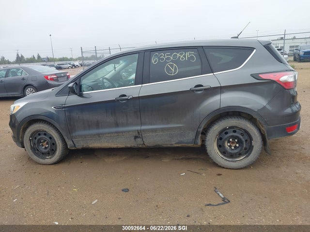 30092664 :رقم المزاد ، 1FMCU0GD1HUA72058 vin ، 2017 Ford Escape Se مزاد بيع