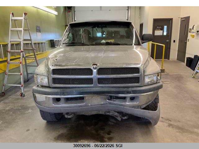 30092696 :رقم المزاد ، 3B7KF22D8WG137226 vin ، 1998 Dodge Ram 2500 مزاد بيع