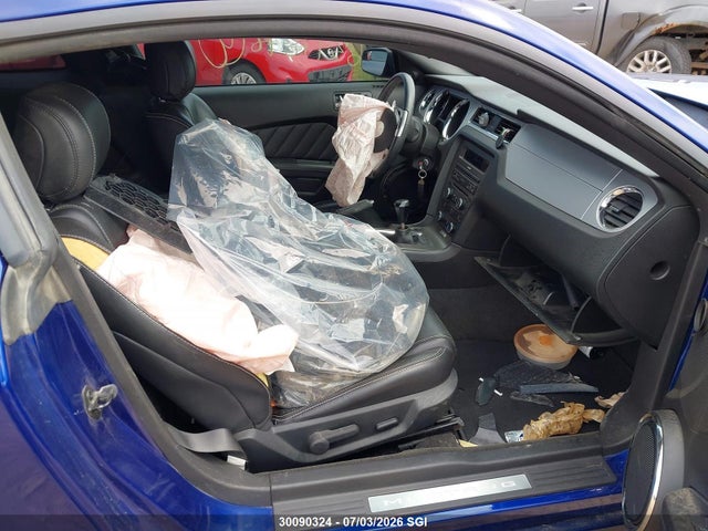 30090324 :رقم المزاد ، 1ZVBP8AM9D5212017 vin ، 2013 Ford Mustang مزاد بيع