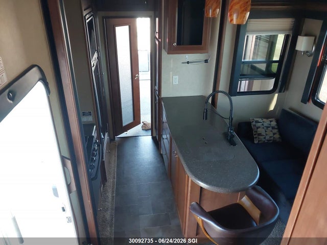 30092735 :رقم المزاد ، 47CFVTU20EC664358 vin ، 2014 Dutchman Dutchman مزاد بيع