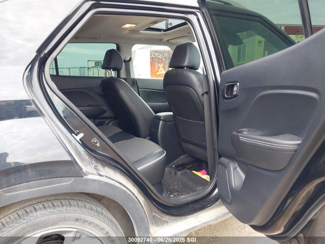 30092740 :رقم المزاد ، KMHRC8A35NU197944 vin ، 2022 Hyundai Venue Sel/limited مزاد بيع