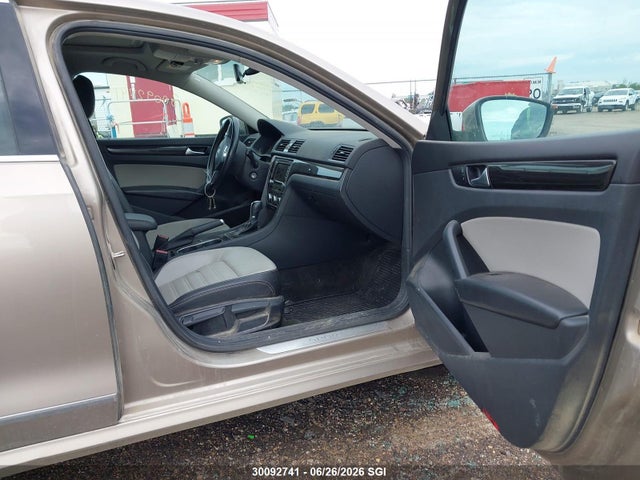 Volkswagen PASSAT SE 2015 1VWBV7A30FC032754 Image 5