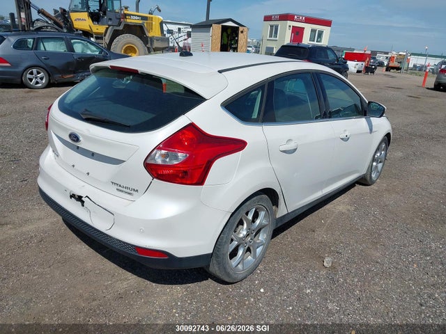 30092743 :رقم المزاد ، 1FADP3N27DL206015 vin ، 2013 Ford Focus Titanium مزاد بيع