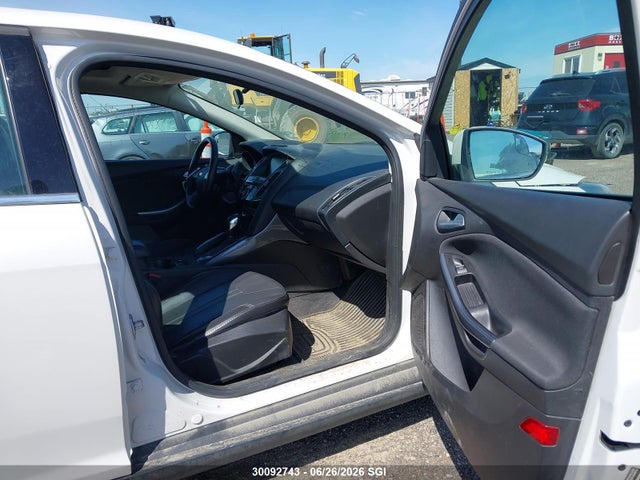 30092743 :رقم المزاد ، 1FADP3N27DL206015 vin ، 2013 Ford Focus Titanium مزاد بيع