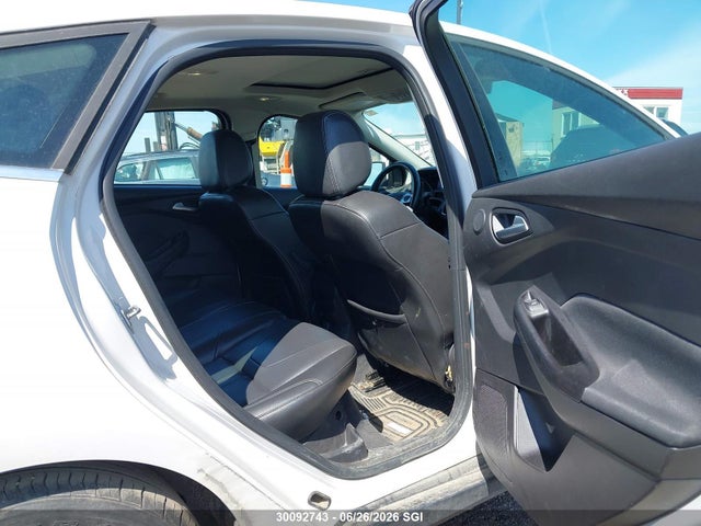 30092743 :رقم المزاد ، 1FADP3N27DL206015 vin ، 2013 Ford Focus Titanium مزاد بيع