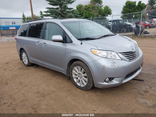 30092587 :رقم المزاد ، 5TDDK3DC3DS059645 vin ، 2013 Toyota Sienna Xle/limited مزاد بيع
