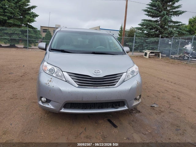 2013 Toyota Sienna Xle/limited მანქანა იყიდება აუქციონზე, vin: 5TDDK3DC3DS059645, აუქციონის ნომერი: 30092587