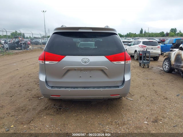 2013 Toyota Sienna Xle/limited მანქანა იყიდება აუქციონზე, vin: 5TDDK3DC3DS059645, აუქციონის ნომერი: 30092587