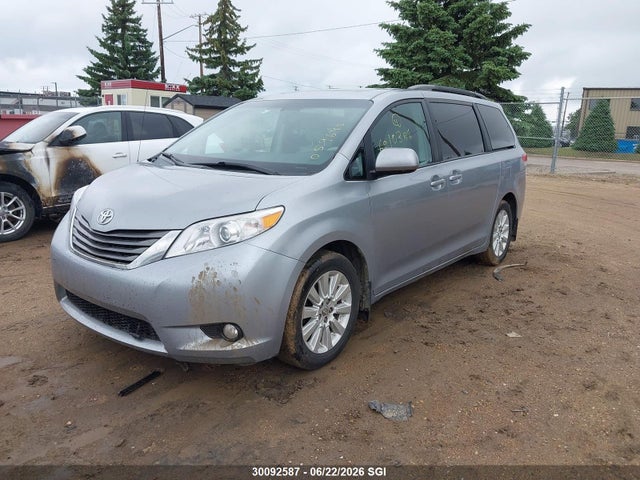 2013 Toyota Sienna Xle/limited მანქანა იყიდება აუქციონზე, vin: 5TDDK3DC3DS059645, აუქციონის ნომერი: 30092587