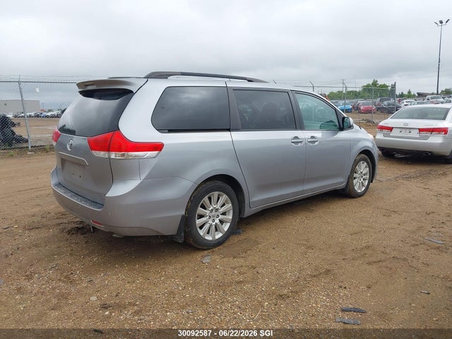 2013 Toyota Sienna Xle/limited მანქანა იყიდება აუქციონზე, vin: 5TDDK3DC3DS059645, აუქციონის ნომერი: 30092587