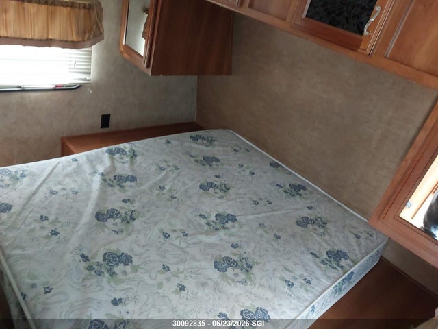 30092835 :رقم المزاد ، 5ZT2AVVB9GB908702 vin ، 2016 Forest River Inc. Forest River مزاد بيع