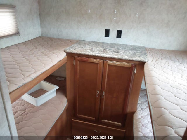 30092835 :رقم المزاد ، 5ZT2AVVB9GB908702 vin ، 2016 Forest River Inc. Forest River مزاد بيع