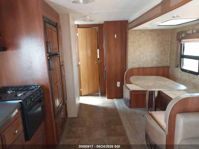 Продаж на аукціоні авто 2013 Coachmen Freedom Express, vin: 5ZT2FEWB7DA007992, номер лоту: 30092617