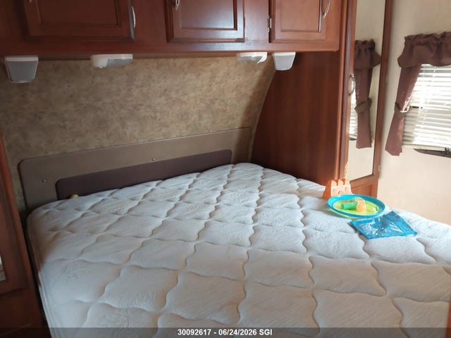 Продаж на аукціоні авто 2013 Coachmen Freedom Express, vin: 5ZT2FEWB7DA007992, номер лоту: 30092617