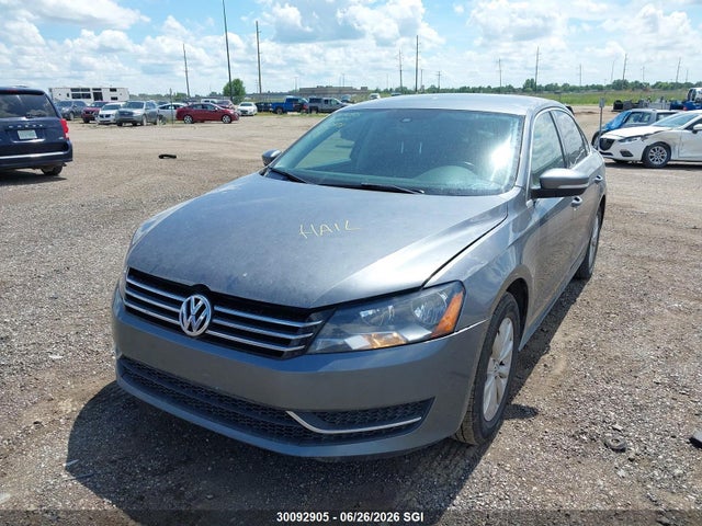 Volkswagen PASSAT S 2014 1VWAS7A35EC080141 Image 2