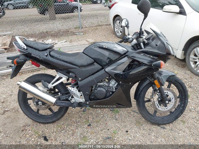30091711 :رقم المزاد ، MLHJC392785100450 vin ، 2008 Honda Cbr125-r مزاد بيع