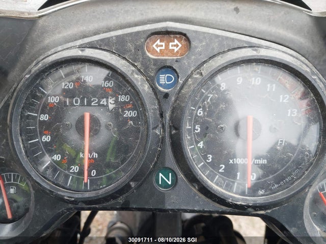30091711 :رقم المزاد ، MLHJC392785100450 vin ، 2008 Honda Cbr125-r مزاد بيع