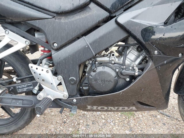 30091711 :رقم المزاد ، MLHJC392785100450 vin ، 2008 Honda Cbr125-r مزاد بيع