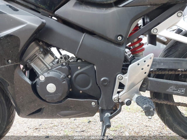 30091711 :رقم المزاد ، MLHJC392785100450 vin ، 2008 Honda Cbr125-r مزاد بيع