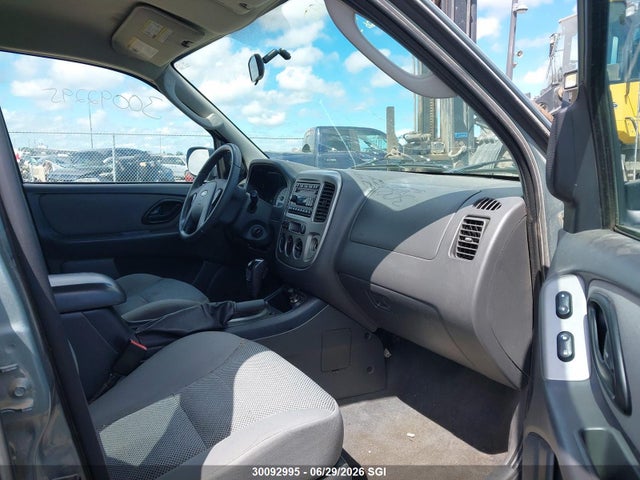2005 Ford Escape Xlt მანქანა იყიდება აუქციონზე, vin: 1FMYU93195KA44974, აუქციონის ნომერი: 30092995