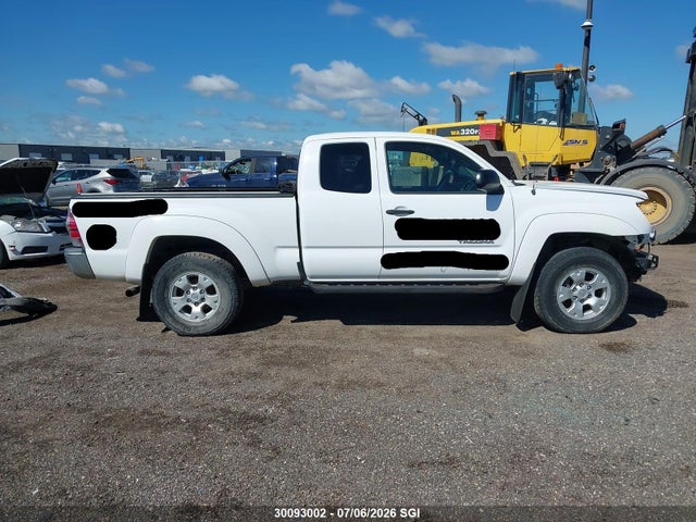 Продажа на аукционе авто 2013 Toyota Tacoma, vin: 5TFUU4EN7DX074921, номер лота: 30093002