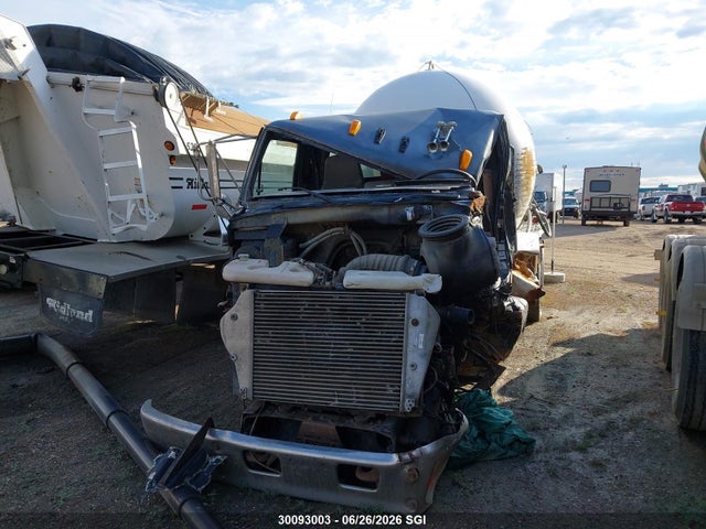 30093003 :رقم المزاد ، 1FDYW86E2WVA33592 vin ، 1998 Ford H-series Lt8501 مزاد بيع