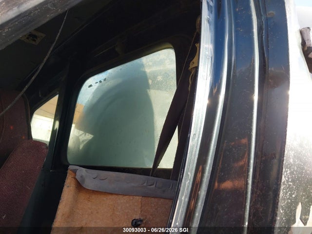 30093003 :رقم المزاد ، 1FDYW86E2WVA33592 vin ، 1998 Ford H-series Lt8501 مزاد بيع