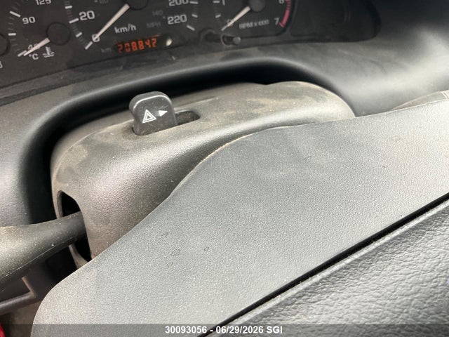 30093056 :رقم المزاد ، 3G1JC52482S215185 vin ، 2002 Chevrolet Cavalier Cng مزاد بيع