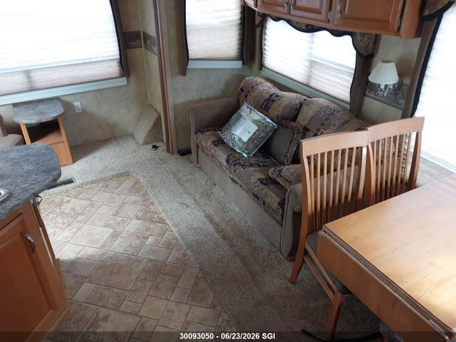 30093050 :رقم المزاد ، 4YDF276229C502961 vin ، 2009 Keystone  مزاد بيع