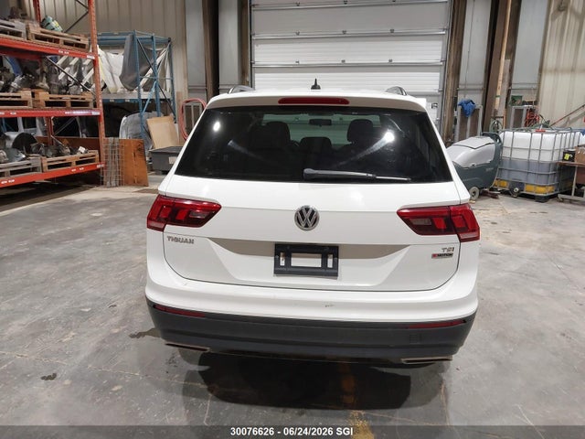 Продажа на аукционе авто 2018 Volkswagen Tiguan Trendline, vin: 3VV0B7AX2JM006090, номер лота: 30076626