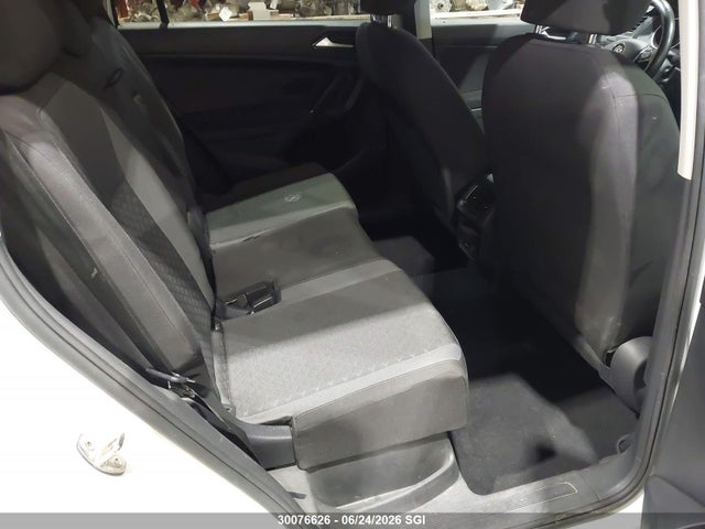 Продажа на аукционе авто 2018 Volkswagen Tiguan Trendline, vin: 3VV0B7AX2JM006090, номер лота: 30076626