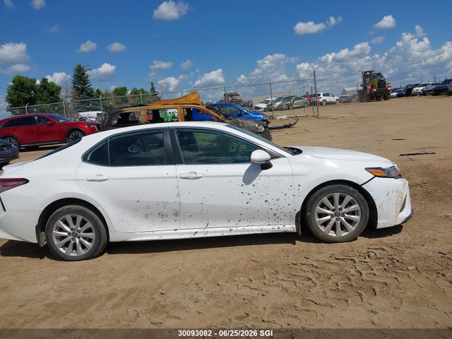30093082 :رقم المزاد ، 4T1B11HK8KU233004 vin ، 2019 Toyota Camry Se مزاد بيع