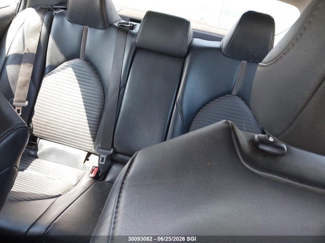 30093082 :رقم المزاد ، 4T1B11HK8KU233004 vin ، 2019 Toyota Camry Se مزاد بيع