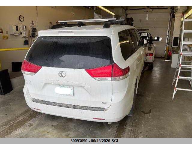 2011 Toyota Sienna Xle/limited მანქანა იყიდება აუქციონზე, vin: 5TDYK3DC0BS153576, აუქციონის ნომერი: 30093090