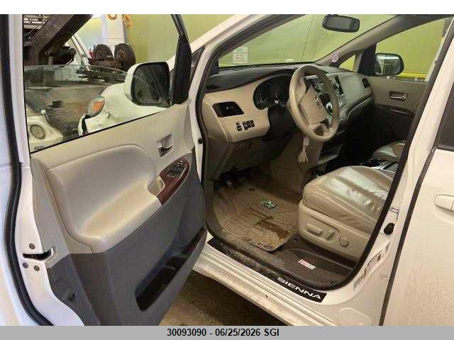 2011 Toyota Sienna Xle/limited მანქანა იყიდება აუქციონზე, vin: 5TDYK3DC0BS153576, აუქციონის ნომერი: 30093090