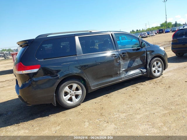 30092916 :رقم المزاد ، 5TDKK3DC2CS220444 vin ، 2012 Toyota Sienna Le مزاد بيع