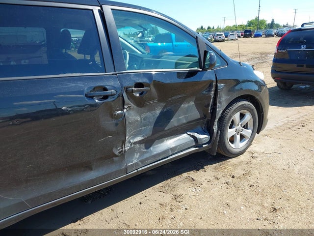 30092916 :رقم المزاد ، 5TDKK3DC2CS220444 vin ، 2012 Toyota Sienna Le مزاد بيع