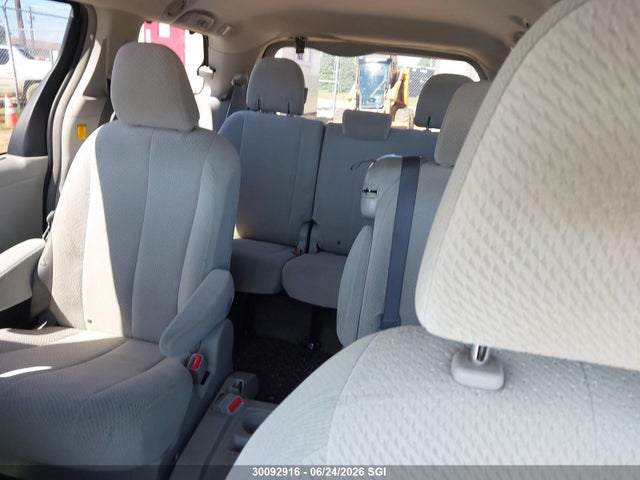 30092916 :رقم المزاد ، 5TDKK3DC2CS220444 vin ، 2012 Toyota Sienna Le مزاد بيع