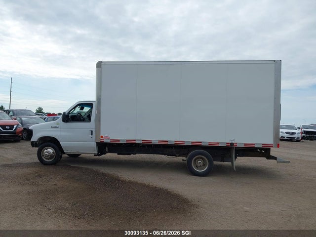 30093135 :رقم المزاد ، 1FDXE4FN8RDD21781 vin ، 2024 Ford Econoline E450 Super Duty Cutaway Van مزاد بيع