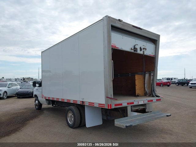 30093135 :رقم المزاد ، 1FDXE4FN8RDD21781 vin ، 2024 Ford Econoline E450 Super Duty Cutaway Van مزاد بيع