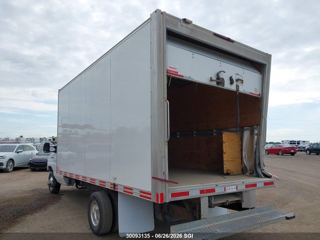 1FDXE4FN8RDD21781 Ford Econoline E450 Super Duty Cutaway Van