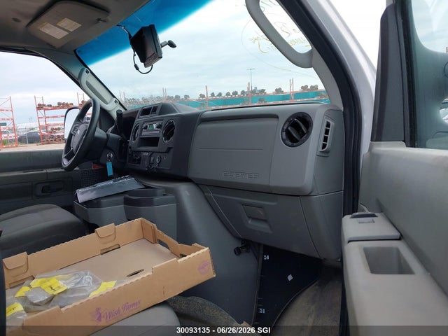 30093135 :رقم المزاد ، 1FDXE4FN8RDD21781 vin ، 2024 Ford Econoline E450 Super Duty Cutaway Van مزاد بيع