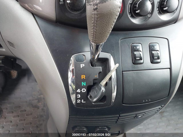 30093193 :رقم المزاد ، 5TDKK4CC3AS293830 vin ، 2010 Toyota Sienna Ce/le مزاد بيع
