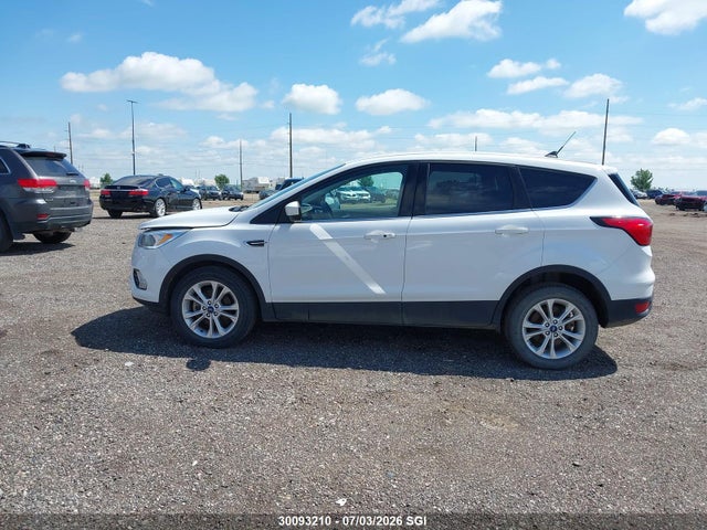 1FMCU0GDXKUB39599 Ford ESCAPE SE