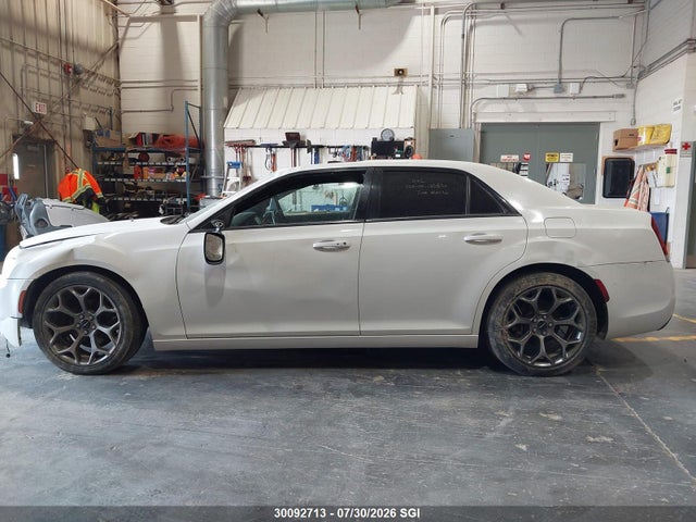 2C3CCABGXGH252630 Chrysler 300 S
