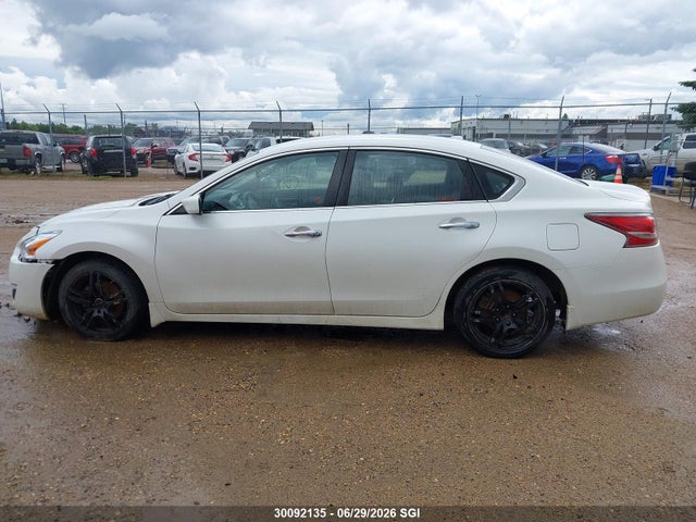 2015 Nissan Altima 2.5/s/sv/sl მანქანა იყიდება აუქციონზე, vin: 1N4AL3AP5FN404762, აუქციონის ნომერი: 30092135