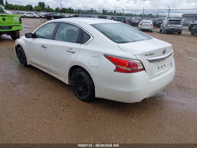 30092135 :رقم المزاد ، 1N4AL3AP5FN404762 vin ، 2015 Nissan Altima 2.5/s/sv/sl مزاد بيع